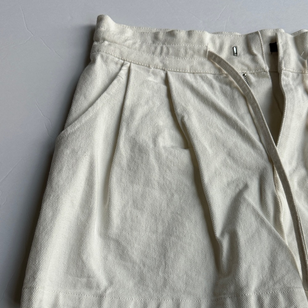 Forever 21 Women's Cream High-Waisted Shorts | Minimalist | Size Large - Picture 7 of 8